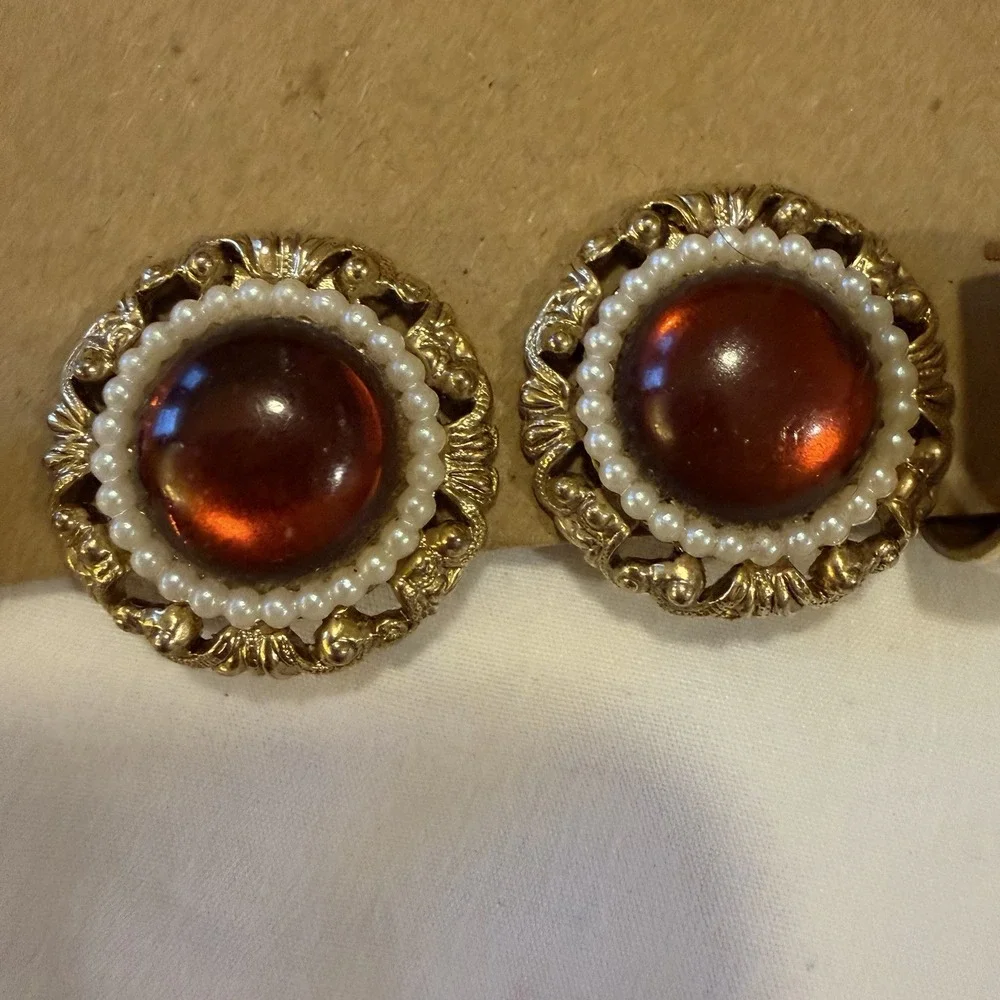 Lot of 5 Pairs Vintage‎ Clip On Earrings Floral Lucite Cabochon Enamel Retro